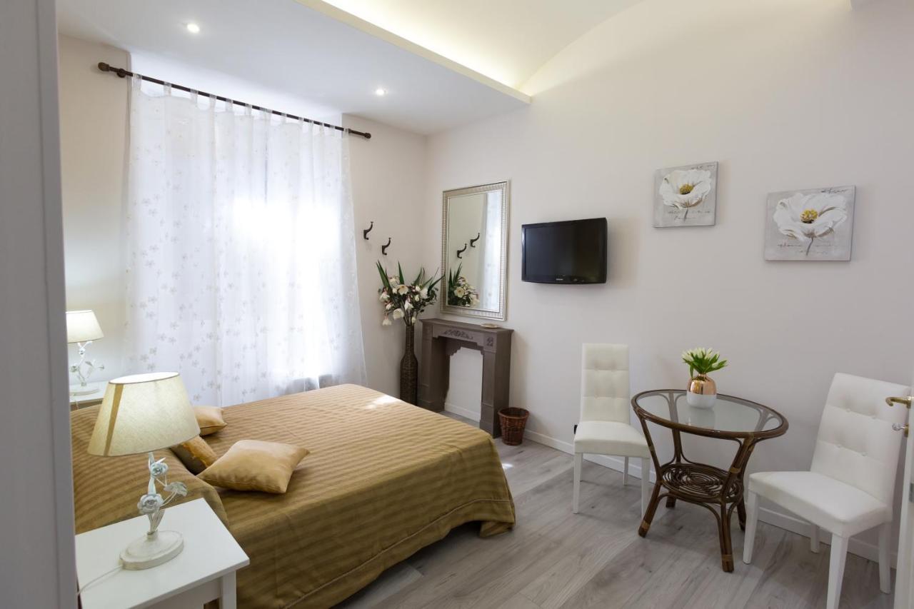 B&B La Finestra Di Fronte Róma Kültér fotó